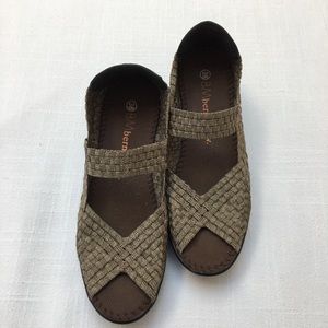 bernie mev. Halle wedge